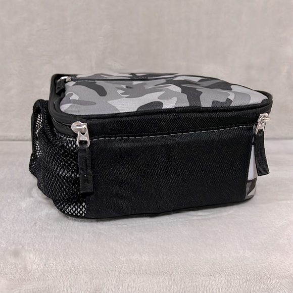 Pottery Barn Kids Mackenzie Camo Grey Classic Reflective Lunch Box - Picture 7 of 7